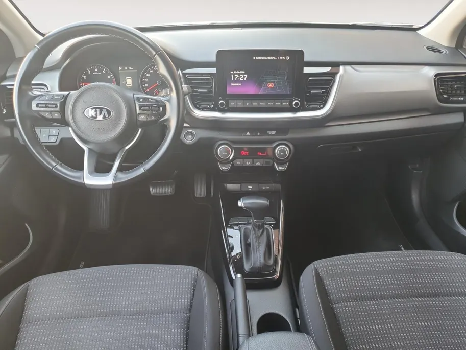 Kia Stonic 1.0T MHEV DynamicPlusLine | Trekhaak | Navigatie | Climate control | Cruise control | Keyless met startknop | Getinte ramen achter | Apple Carplay / Android Auto |