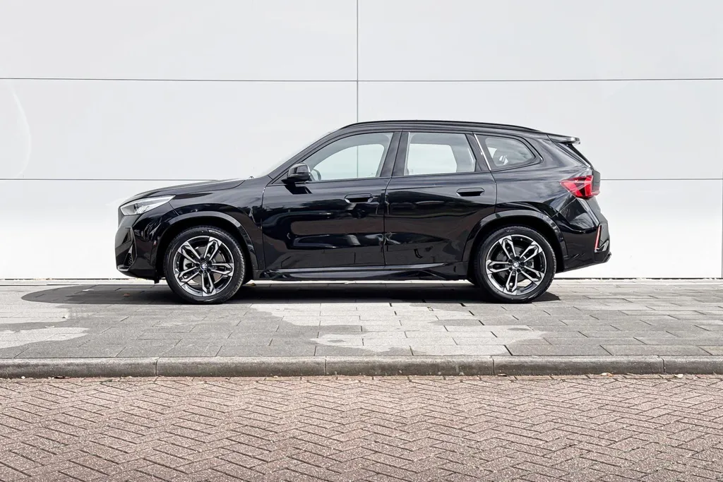 BMW iX1 xDrive30 67 kWh M Sport Edition