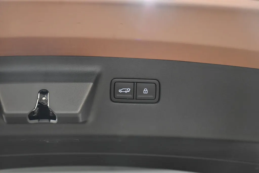 Hyundai Santa Fe 1.6 T-GDi PHEV 4WD 7pl Premium Pro I 1700 Kg Trekgewicht