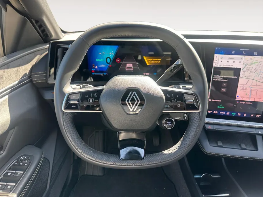 Renault Megane E-Tech comfort range iconic 60 kWh | Stuur & Stoelverwarming | Elektrische Stoelverstelling | Sfeerverlichting | Apple Carplay & Android Auto | Harman & Kardon Audio | Camera | Navigatie | Parkeersensoren | Rijdende Demo