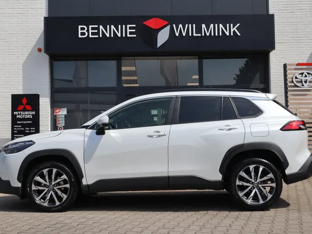 Toyota Corolla Cross Hybrid 140 Dynamic | Stoel/Stuur verwarm | All Season | Elek. kofferbakklep VERKOCHT