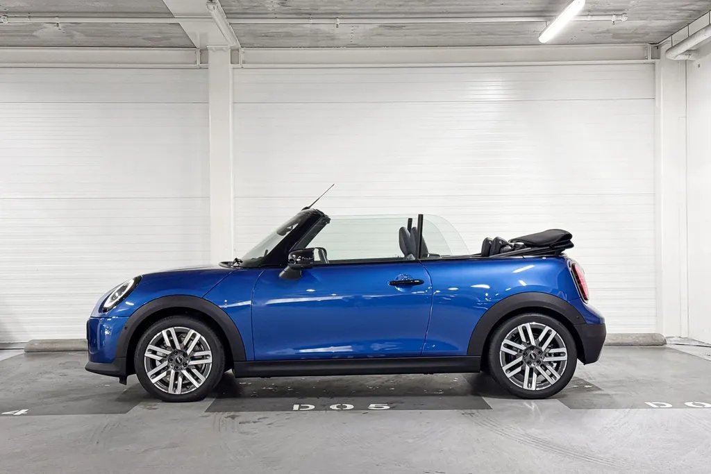 MINI Cooper Cabrio Cooper C Favoured
