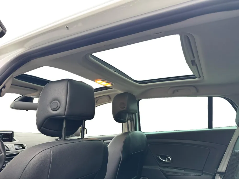 Renault Mégane Estate 1.2 TCe Bose | Automaat | Panoramadak | Trekhaak | Bose Sound | Half Leder bekleding | 12 maanden garantie! |