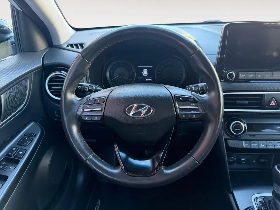 Hyundai Kona 1.6 GDI HEV Premium 105PK AUTOMAAT | Navigatie | Trekhaak| Two Tone| Climate Control| Stuur verwarming| Stoel verwarming|
