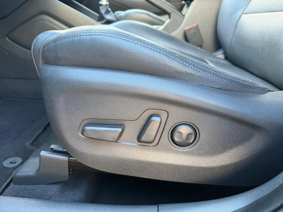 Hyundai Tucson 1.6 GDi Comfort | Elektrisch Verstelbare Stoelen | Navigatie | Bluetooth | Camera | Stoelverwarming | Cruise & Climate Control | Onderhoudshistorie | All Season Banden | 12 Maanden BOVAG Garantie