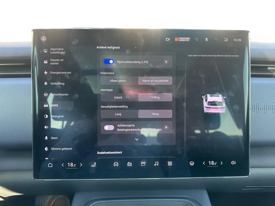 Voyah Courage Business Edition 80 kWh Full Option | Direct Leverbaar | Head Up Display | Stoel koeling,-verwarming & massage | Memorystoelen | 360 Camera | Level 3 Autonoom rijden | Schuif- & Kanteldak | Draadloze Telefoonlader | Elektrische Achterklep |
