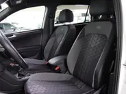 Volkswagen Tiguan Allspace 1.5 TSI DSG-7 R-Line Business 7p. 7-persoons / Stoel + Stuurverwarming / Camera / Elektr. klep /