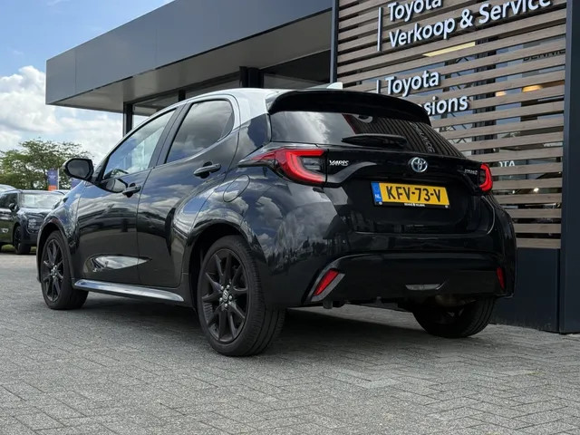 Toyota Yaris 1.5 Hybrid Executive Bi-Tone | PDC V+A | HUD