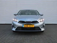 Kia Ceed 1.0 T-GDi DynamicPlusLine | Stuur-/stoelverwarming | Camera | Draadloos laden | LED | Dodehoek detectie | 16' LM |