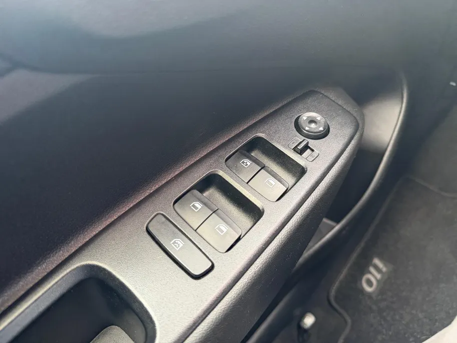 Hyundai i10 1.0 Premium | Navigatie| Parkeer sensoren| Camera| Cruise Controle| Metallic lak| Dealer onderhouden| Climate Controle