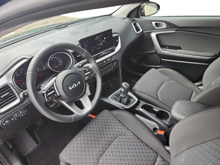 Kia Ceed Sportswagon 1.0 T-GDi ComfortLine | Camera | Navi | Apple Carplay | Android Auto | Lichtmetalen Velgen |