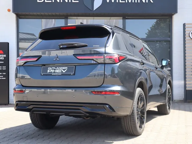 Mitsubishi Outlander 2.4 PHEV Black Edition | Stoel Massage | Schuif/Kantel Dak