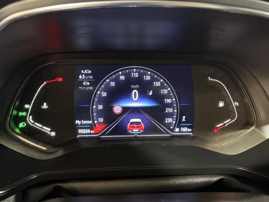 Renault Captur 90PK TCe Intens | Navi | Camera | Climate Control | Parkeersensoren | Apple CarPlay/Android Auto | Licht & Regen Sensor | Full LED | Lichtmetalen Velgen | Armsteun |