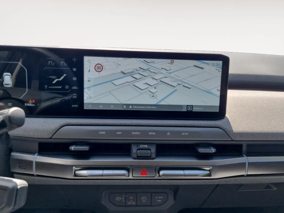 Kia EV3 Plus 58.3 kWh | Enkele op voorraad bel voor info | NU MET €3.000,- inruilpremie + €500,- korting op een Kia laadpaal | 2.99% FINANCIAL LEASE