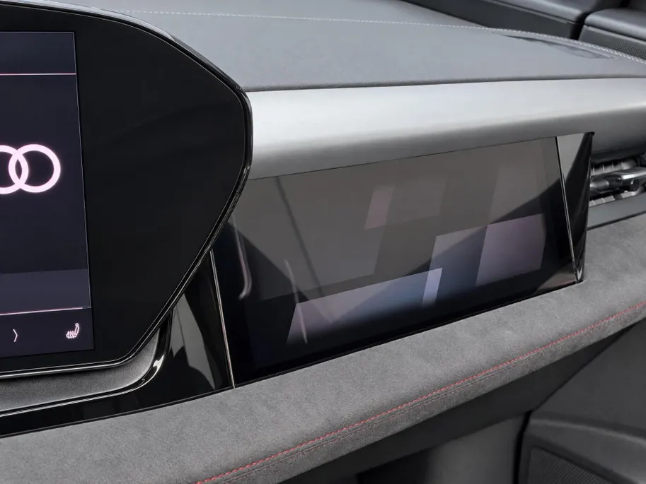 Audi Q6 e-tron S edition performance 100 kWh 306pk · SOH 98,1% · Panoramadak · Warmtepomp · 360 Camera · Wegklapbare Trekhaak · Bang & Olufsen · Kuipstoel · 21'' Inch · Garantie t/m 21-01-2031 of 100.000km