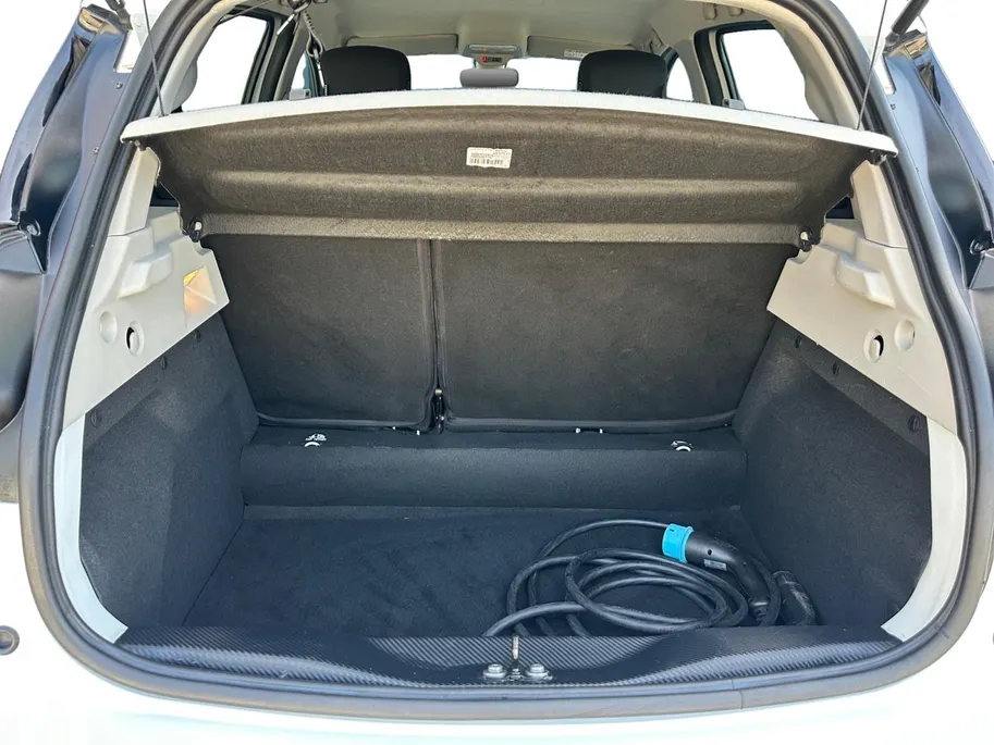 Renault ZOE R110 Limited 41 kWh | Koop Accu | SOH 92.2% | Parkeersensoren | Cruise & Climate Control | Stoelverwarming | Bluetooth | Navigatie | 12 Maanden BOVAG Garantie