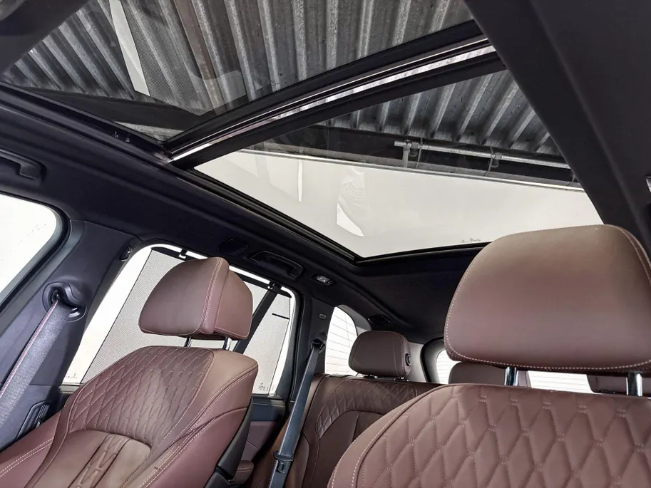 BMW X5 xDrive50e Launch Edition Innovation Pack