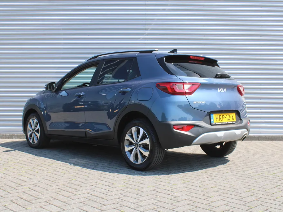 Kia Stonic 1.0 T-GDi MHEV DynamicPlusLine | Stuur-/stoelverwarming | Camera | Cruise adapt. | Clima | LED | Navi | 16' LM | Automaat |