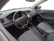 Hyundai i20 1.0 T-GDI Comfort Automaat | All weatherbanden | Trekhaakl | Navigatie | Camera |