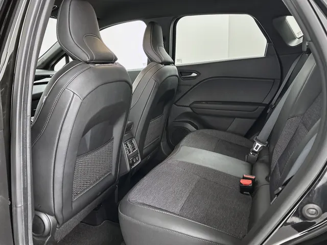Renault Captur E-Tech plug-in hybrid 160PK SL Rive Gauche | 360 CAMERA | WINTER PACK | NAVI GROOT | BLACK EDITION