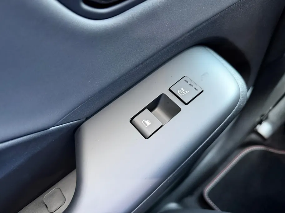 Hyundai Kona Electric N Line Sky 64.8 kWh | Navigatie| Schuif-kantel dak| Head up display| Stoelverwarming/koeling| 360 graden camera|