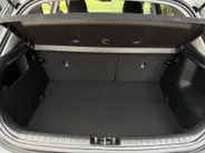 Kia Stonic 1.0 T-GDi MHEV DynamicPlusLine | Apple Carplay / Android Auto | Navigatiesysteem | Stoel + Stuurverwarming | Licht + Regensensor | Parkeersensoren + Camera Achter | Cruise Control | 16' Lichtmetalen Velgen