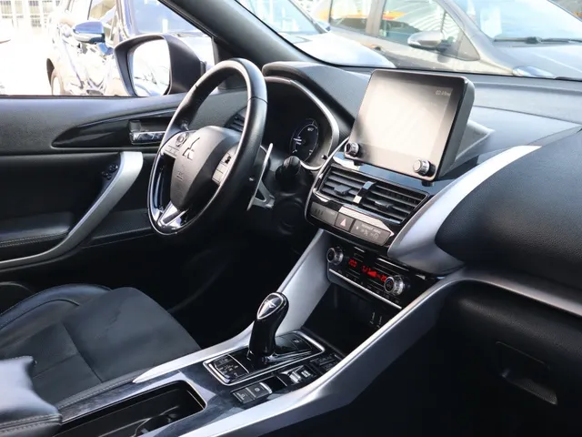 Mitsubishi Eclipse Cross 2.4 PHEV Intense+ Trekhaak | Standkachel | Carplay
