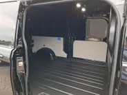 Ford E-Transit Custom 340 L2H1 Limited 71 kWh | VOORRAAD VOORDEEL! | Direct leverbaar | AGR-Stoel | Driver assistance pack ultimate | 17inch lichtmetalen velgen | Laadvloer bescherming