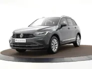 Volkswagen Tiguan 1.4 TSI eHybrid 245pk DSG Life Business · Camera · Inklap. Trekhaak · Dodehoeksensor · ACC · Keyless · Elek. Achterklep · Apple/Android Car Play ·