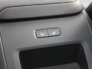 Volvo XC60 2.0 T8 Plug-in hybrid AWD Ultimate Black Edition | Trekhaak elektr. | Luchtvering | Schuifdak | Leer | Geheugenstoelen | B&W audio | Stoelventilatie | Winterset | Zeer nette auto |