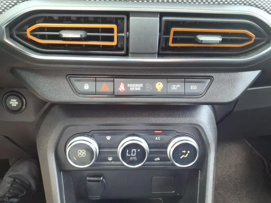 Dacia Sandero 1.0 TCe 100 Bi-Fuel Essential | Trekaak | Andriod/Apple car play | Blindspot