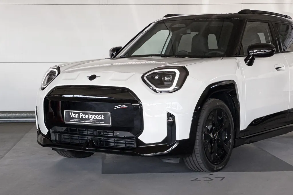 MINI Aceman SE John Cooper Works M 54.2 kWh