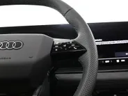 Audi Q6 e-tron Sportback S edition performance 306pk 100 kWh · SOH 97,8% · Panoramadak · Wegklapbare Trekhaak · 360 Camera · Stoelverwarming voor+achter · Bijrijder Display · 19'' Inch · Garantie t/m 10-08-2030 of 100.000km