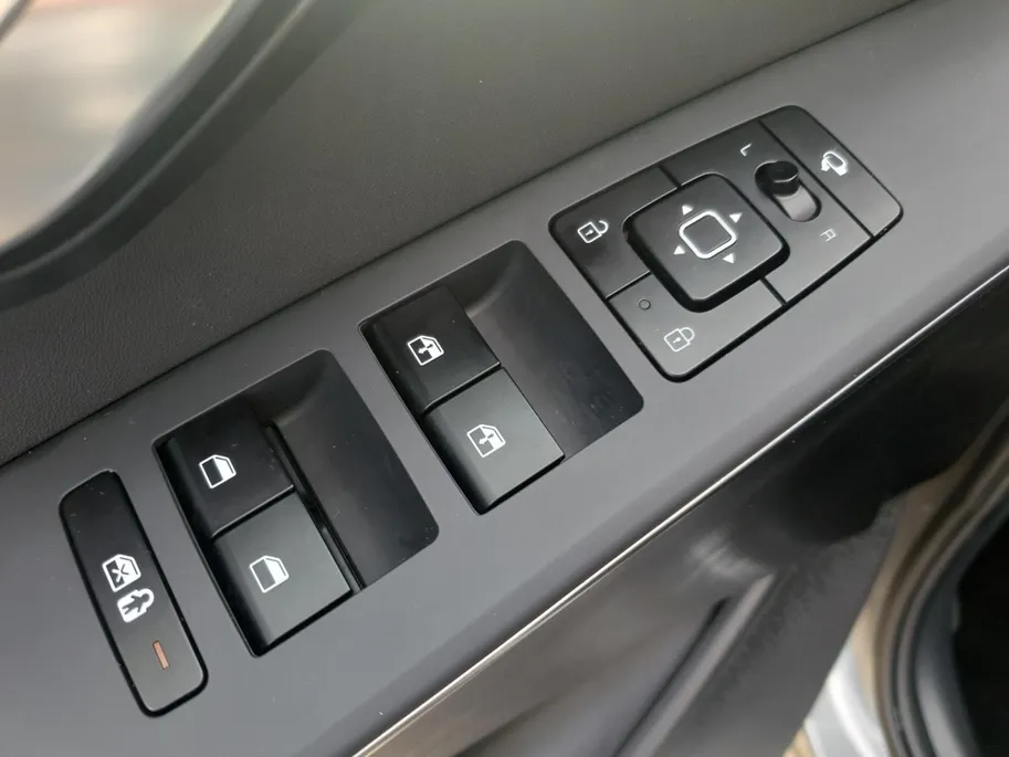 Kia Niro 1.6 GDi Hybrid DynamicLine Edition | Dodehoek detectie | Elektrisch bedienbare best. stoel | Navigatie | Adaptieve cruise control | Apple Carplay / Android Auto | Verbruik 1 op 20!