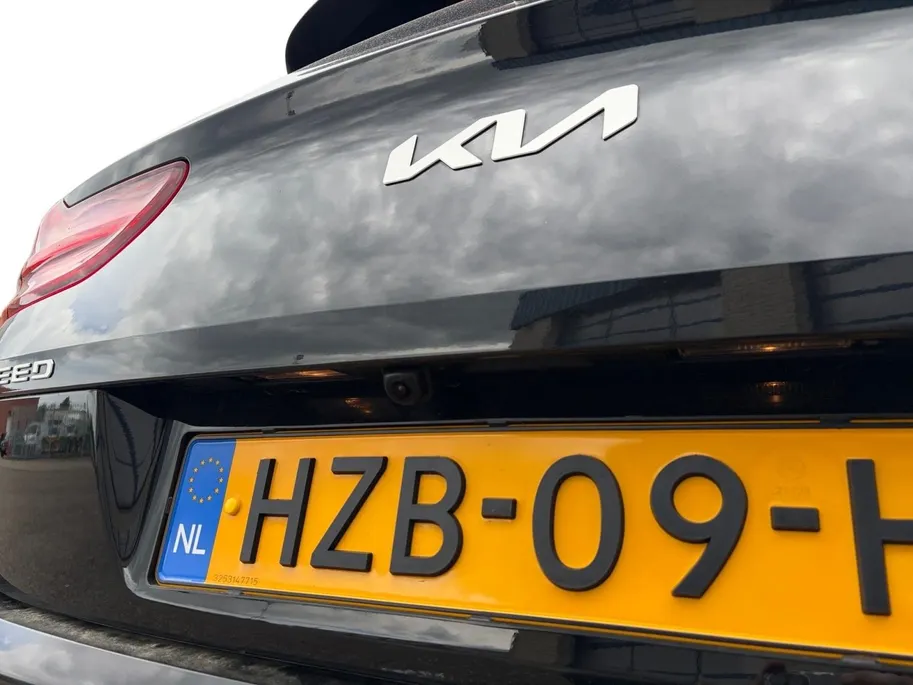 Kia Ceed Sportswagon 1.0 T-GDi MHEV Design Edition Automaat | Navi | Clima | Adaptive Cruise | Camera | Stoel-/Stuurverwarming | JBL Soundsysteem | LED Koplampen