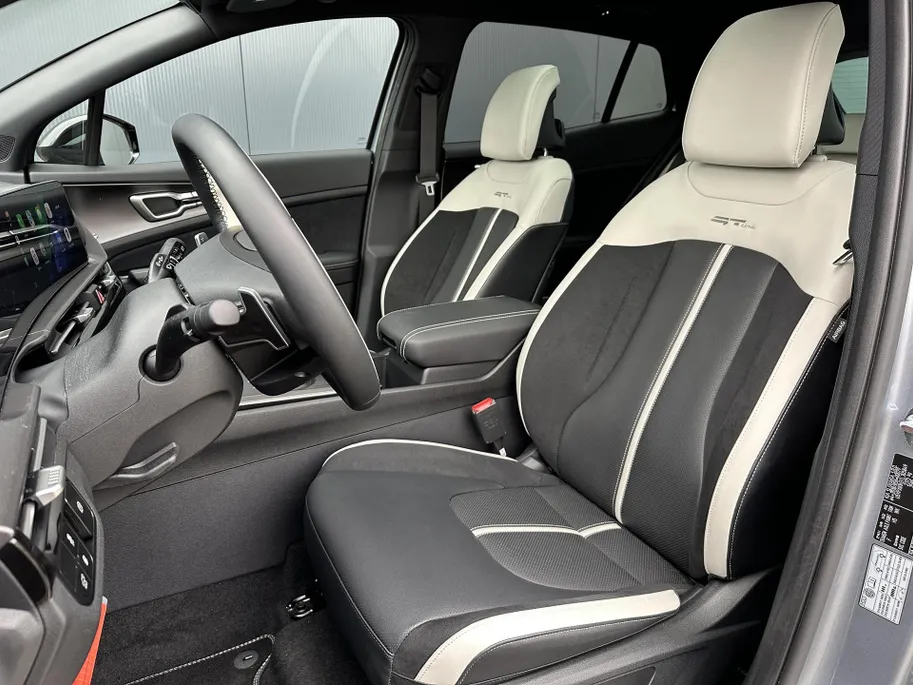 Kia Sportage 1.6 T-GDi Plug-in Hybrid GT-PlusLine | Afneembare Trekhaak | Demo | Direct leverbaar | 360 Camera | Schuif-/kanteldak | Stoel-/stuurverwarming | Apple Carplay | Android Auto