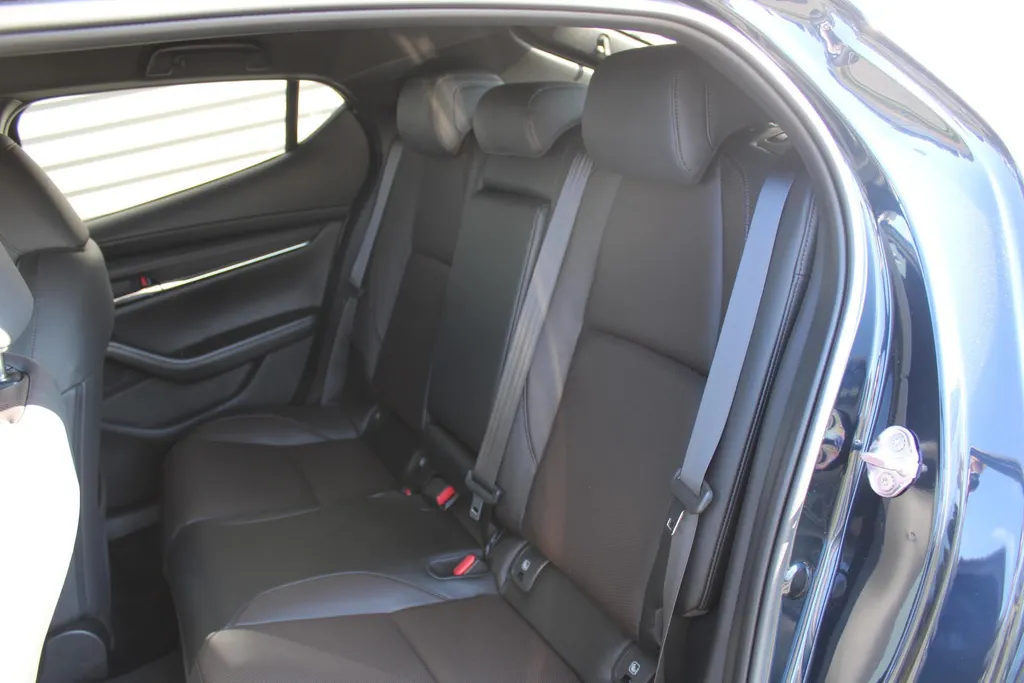 Mazda 3 2.0 e-SkyActiv-G 122PK 6MT Exclusive-line | Leder | Bose Audio | 360° Camera | Elek. stoelverstelling | Keyless | Heads up Display |