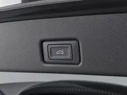 Audi Q5 2.0TFSIe-hybrid 270kW/367PK quattro S Line · Trekhaak · Leder · Camera · Apple/Android Car Play · Drive select · Garantie t/m 25-02-2028