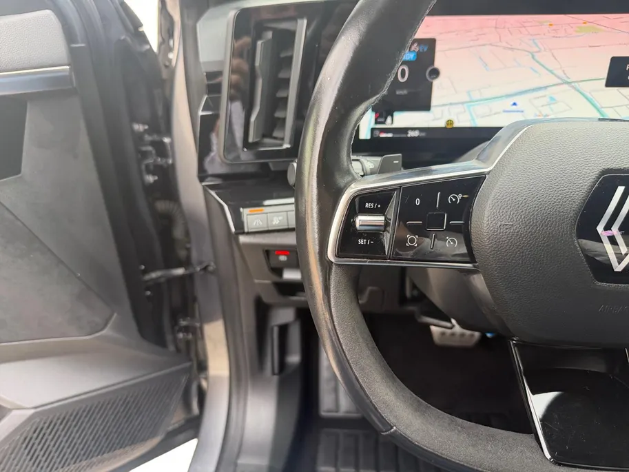Renault Austral 1.2 E-Tech full hybrid 200 iconic | Cruise & Climate Control | Camera | Navigatie | Apple Carplay & Android Auto | Parkeersensoren | LMV | 12 Maanden BOVAG Garantie