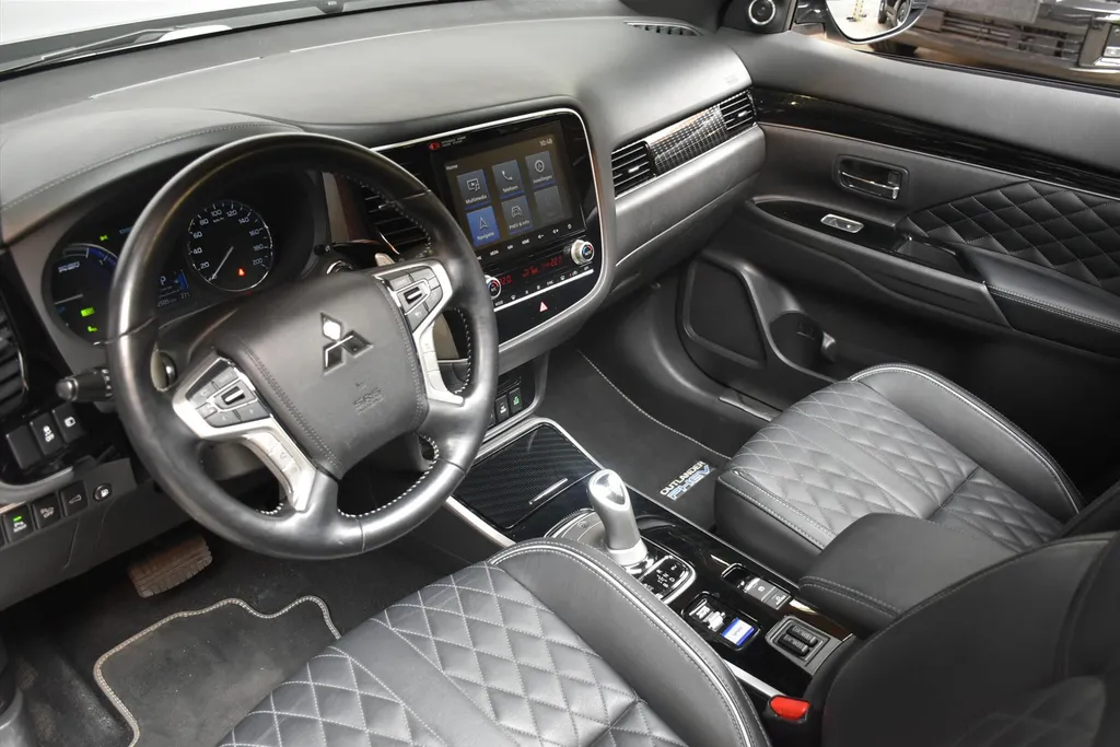 Mitsubishi Outlander 2.4 DOHC MIVEC PHEV 240pk 4WD Aut Intense Trekhaak