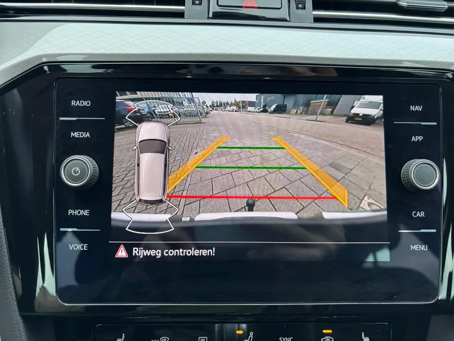 Volkswagen Passat Variant 1.4 TSI PHEV GTE Business | Trekhaak | Camera | ADA | Stoel Verw |