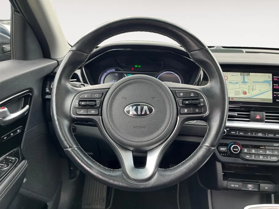 Kia e-Niro ExecutiveLine 64 kWh | Elektrische stoelverstelling | Stoelventilatie | JBL Audio systeem | Elektrisch schuifdak