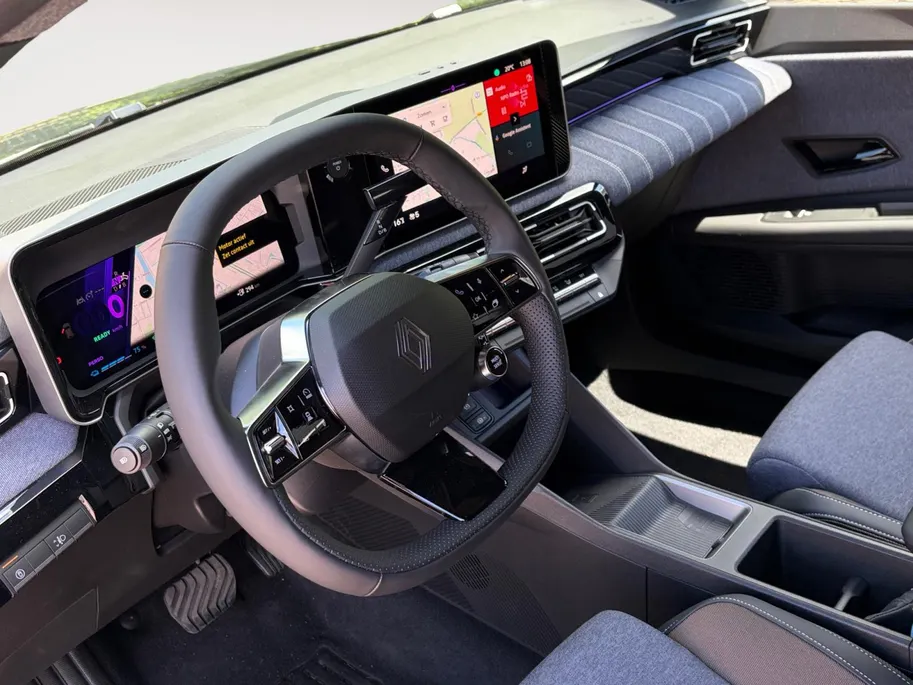 Renault 5 comfort range techno 52 kWh 150PK Nu op voorraad ,| Nu met € 1300,-,- Zeeuw & Zeeuw voorraadkorting | + 5 jaar garantie tot 160.000km | vanaf 2.9% actiefinanciering |