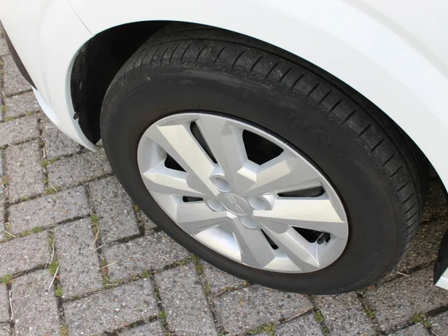 Dacia Sandero 1.0 TCe 100 PK ECO-G Expression | Trekhaak | Parkeersensoren achter | Apple car Play | Lage km stand |