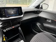 Peugeot 208 1.2 PureTech Active | Navigatie | Airco | Cruise | Rijstrooksensor met correctie | DAB | Apple Carplay/Android Auto