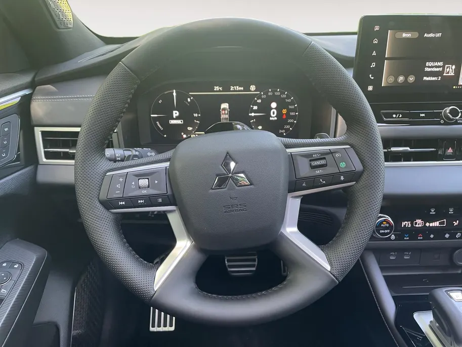Mitsubishi Outlander 2.4 PHEV Black Edition 2.4 PHEV Black Edition | 6000 EURO KORTING | ALLE OPTIES | DIRECT LEVERBAAR |