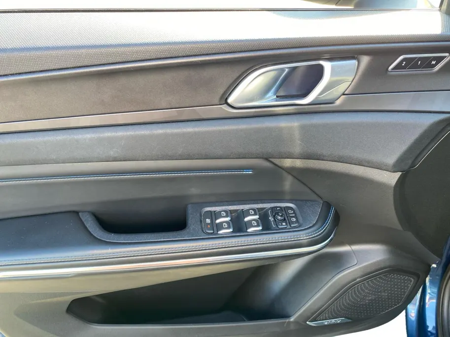 Lynk & Co 01 1.5 PHEV 260pk Tot 70km elektrisch | Panodak | CarPlay | LED | cruise | 20' lm velgen | etc.