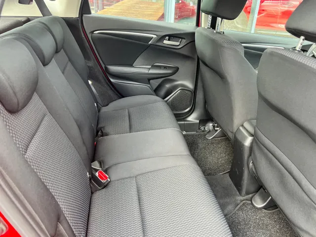 Honda Jazz 1.3 i-VTEC Comfort 102pk AUTOMAAT | TREKHAAK | NAVIGATIE | PARKEERSENSOREN V+A | STOELVERWARMING | 17' LM VELGEN |