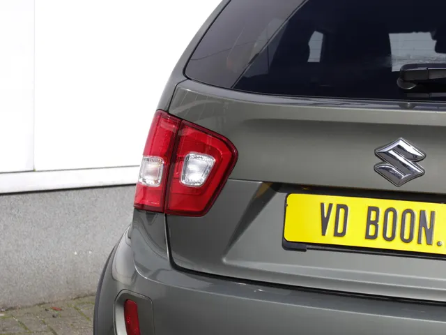 Suzuki Ignis 1.2 Smart Hybrid Style | Clima | Cruise | Navi | Camera | All Season