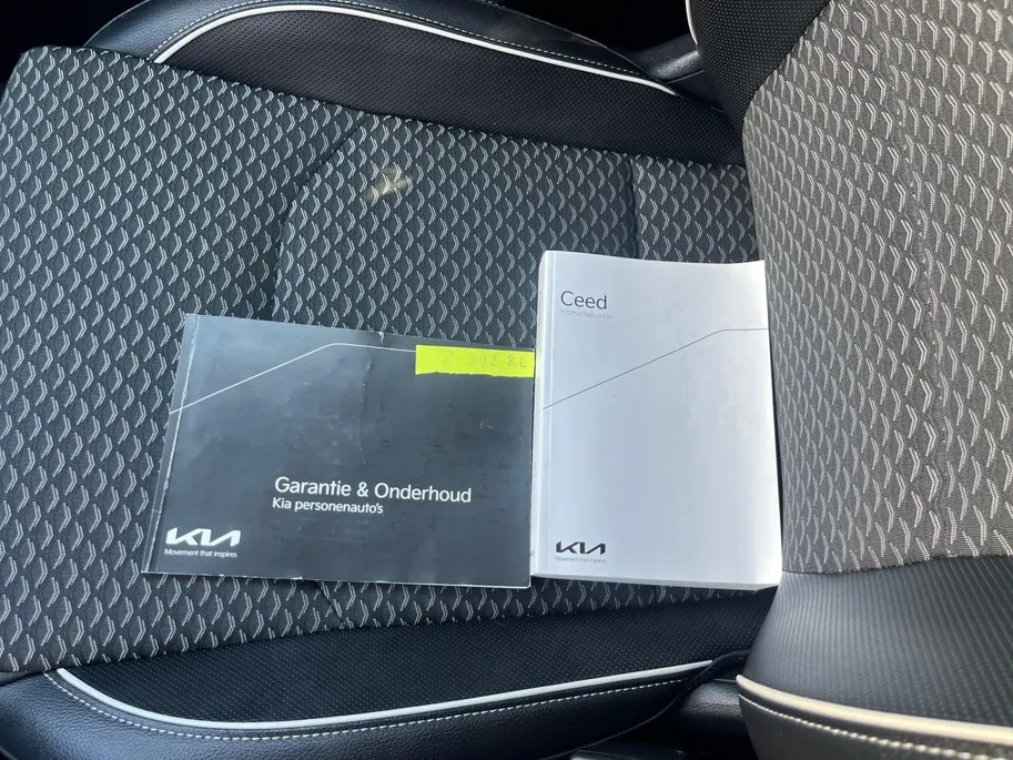 Kia Ceed Sportswagon 1.0 T-GDi DynamicPlusLine | Apple Carplay / Android Auto | Navigatiesysteem | Stoel + Stuurverwarming | Licht + Regensensor | Parkeersensoren Voor + Achter | Camera Achter | Elektrisch Bedienbare Achterklep | Cruise Control | Rijstrooksensor + Correctie